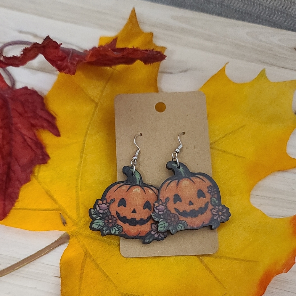 Jack O Lantern Pumpkin Laser Cut Halloween Dangle Earrings NWT - Picture 2 of 4